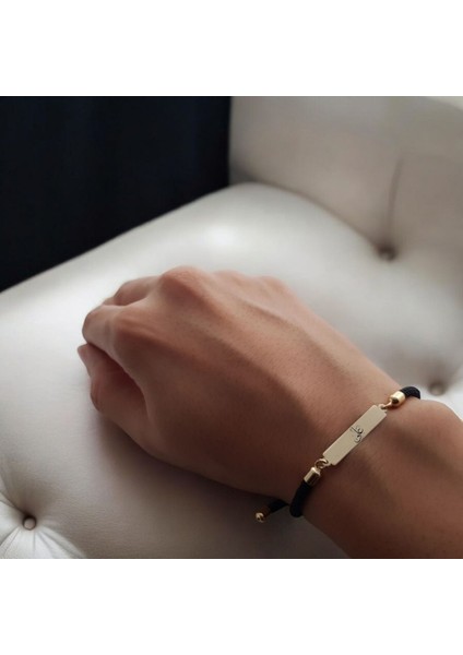 14 Ayar Plakalı Altın Cesaret ve Adaletin Simgesi Gençlere Özel Hz. Ali Bileklik, Anlam Yüklü Tasarımı ve Harika Det Aylarıyla Hediye Seçeneği İçin Özel Bir Tercih! fiyatları