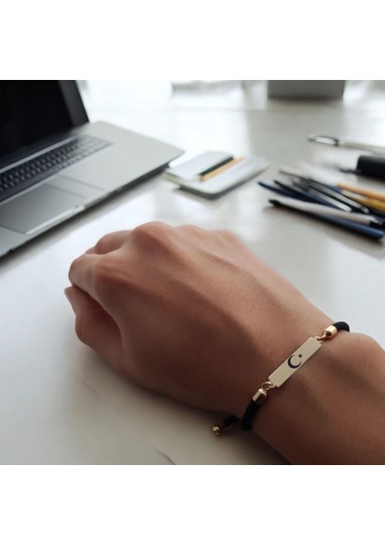 Altın Plakalı 14 Ayar Gurur ve Bağımsızlığın Simgesi Gençlere Özel Ay Yıldız Bileklik, Anlamlı Tasarımıyla Muazzam Bir Hediye Tercihi! fiyatları