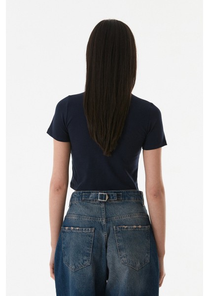 Basic Bisiklet Yaka Crop Tişört fırsatları