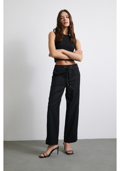 Beli Lastikli Paçası Katlamalı Pantolon Siyah