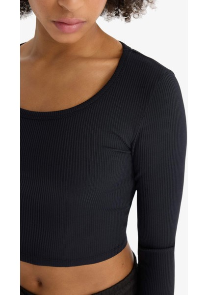 fit Crop Bisiklet Yaka Sporcu Uzun Kollu TIŞÖRT E7282AX24WN
