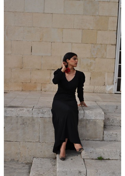 Sırt Detaylı Vatkalı Siyah Elbise fiyatları