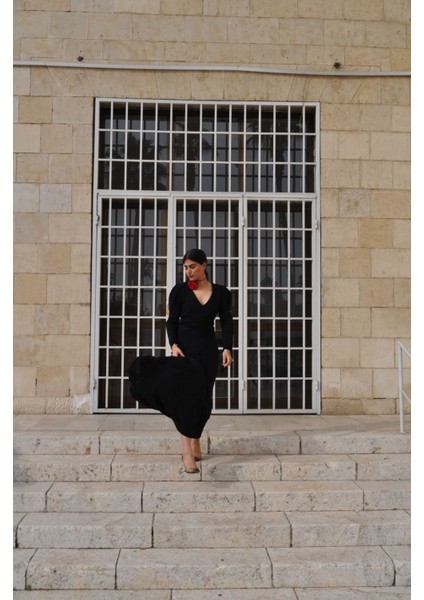 Sırt Detaylı Vatkalı Siyah Elbise modelleri