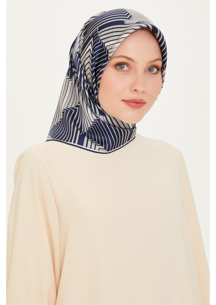 Geometrik Desenli Twill Saf İpek Eşarp 9218D 83 03