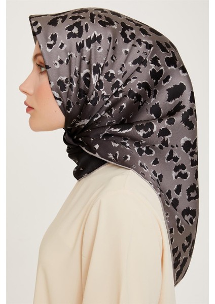 Leopar Desenli Twill Saf İpek Eşarp 9249D 38 modelleri