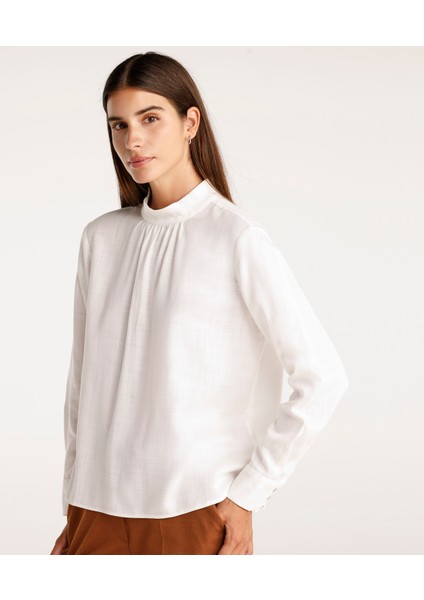 Büzgü Detaylı Dik Yakalı Bluz fiyatları