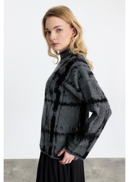 24378 Yarım Boğaz Şardonlu Kazak Füme-Siyah modelleri