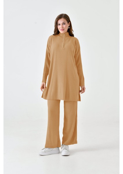 Nisum Yakası Fermuarlı Pantalonlu Triko Takım