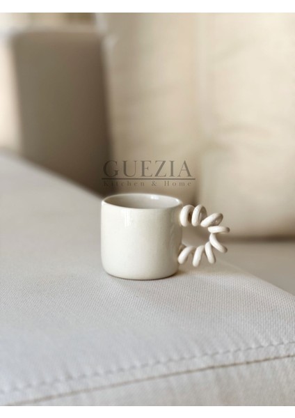 Curly Handle Mini Mug | 100 ml