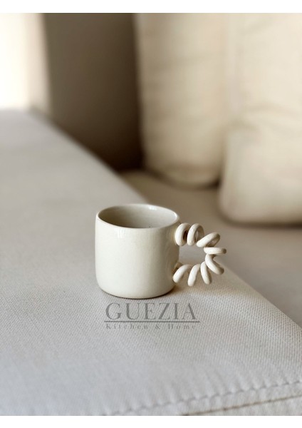 Curly Handle Mini Mug | 100 ml