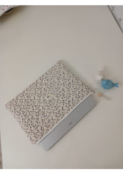 Krem Papatya Desenli Tablet Kılıf 15-16 İnç modelleri