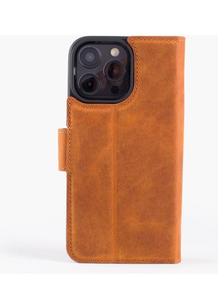 Apple iPhone 16 Pro Magic Case