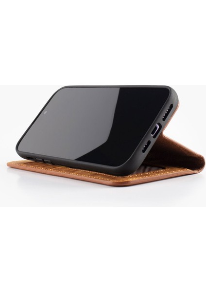 Apple iPhone 16 Pro Magic Case