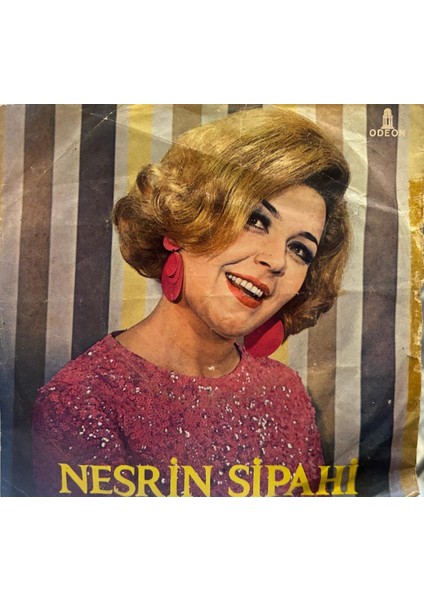 Nesrin Sipahi ‎– Hatıra / Gün Doğmadan Neler Doğar 1970LER Baskı 45LİK