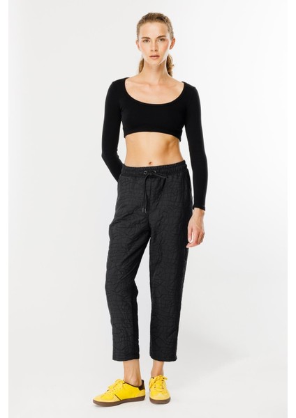 Kapitone Desenli Beli Lastikli Pantolon-Sıyah fırsatları