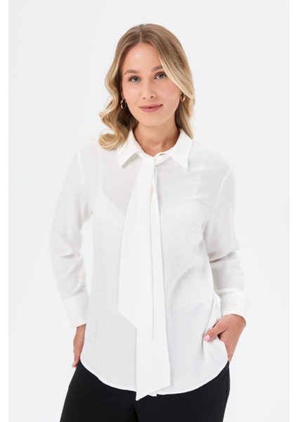Fular Detaylı Büyük Beden Gömlek-Kemık