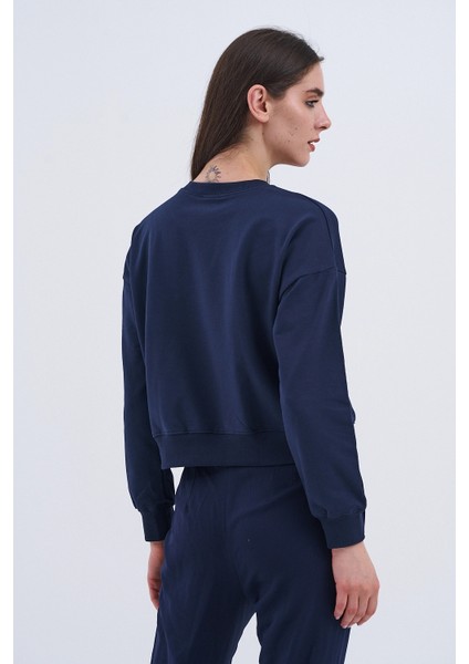 Trend Kadın Hem Şehirli Hem De Rahat Stilin Mükemmel Buluşması Olan Bu Sweatshirt fırsatları