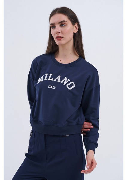 Trend Kadın Hem Şehirli Hem De Rahat Stilin Mükemmel Buluşması Olan Bu Sweatshirt indirimleri