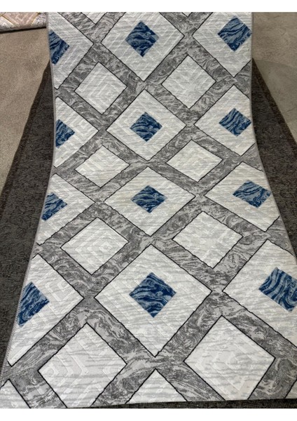 Kabartmalı Halı Dokusunda Jel Kaymaz Taban Yıkanabilir Kesme Yolluk Üst Kalite Mavi Beyaz Desen fiyatları