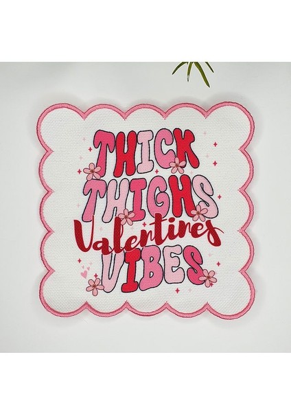 Sevgililer Günü Yazı Tasarımlı Nakış Kenar Kumaş Kokteyl Peçetesi 1 Adet