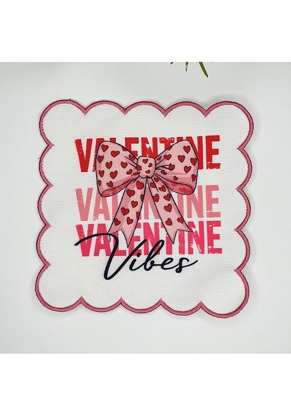 Valentine Vibes Aşkı Temalı Nakış Kenar Kumaş Kokteyl Peçetesi 1 Adet