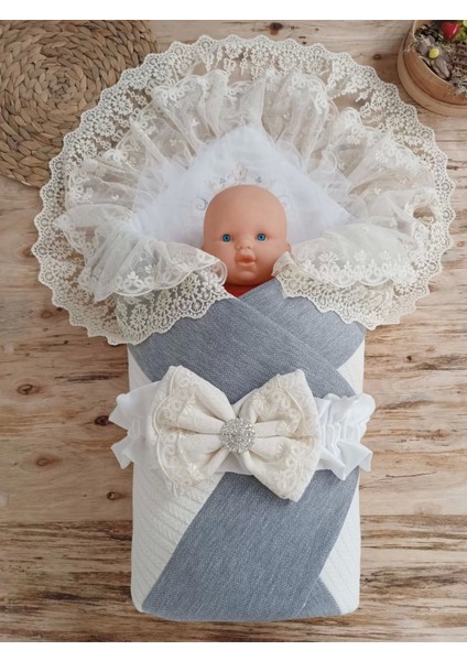 Yenidoğan Teri Cotton Taç Nakışlı Prizma Taş Kundak Bebek Battaniyesi Krem