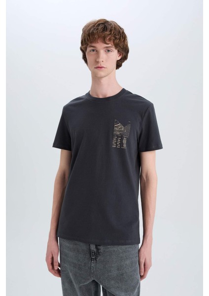 %100 Pamuk Slim Fit Dar Kesim Bisiklet Yaka Baskılı Kısa Kollu Tişört C2131AX25SM
