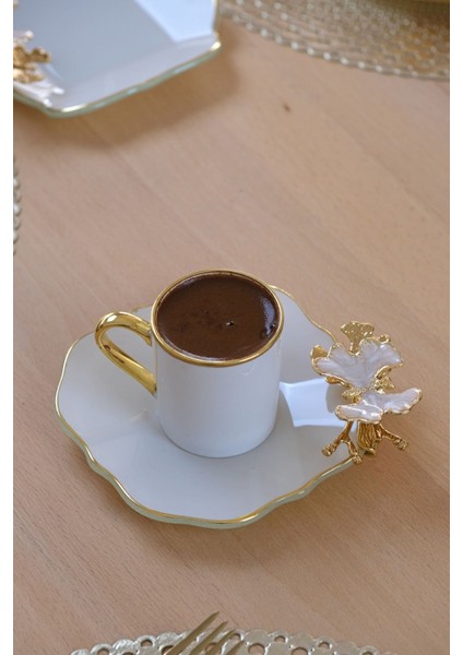Dolmabahçe Lotus Krem Altın Yaldızlı 6 Kişilik 12 Parça Cam Kahve Takımı