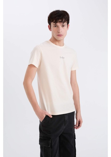 %100 Pamuk Slim Fit Dar Kesim Bisiklet Yaka Baskılı Kısa Kollu Tişört D5565AX25SP modelleri