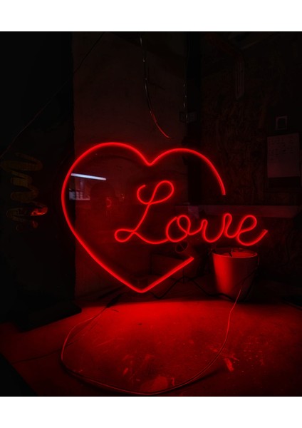 Cizgineon Kalpli Love Yazılı Işıklı Neon LED Duvar Dekarasyon
