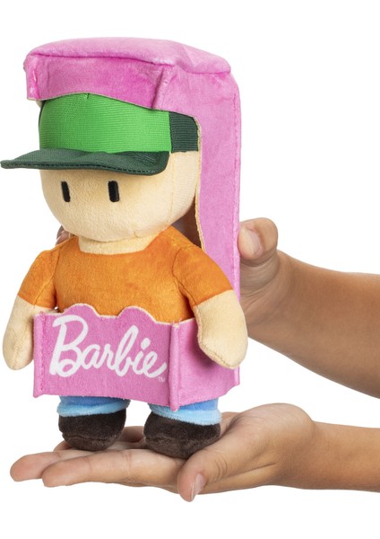 Barbie Pelüş Figür SGB7010 - Barbie Fan Boy 20 cm