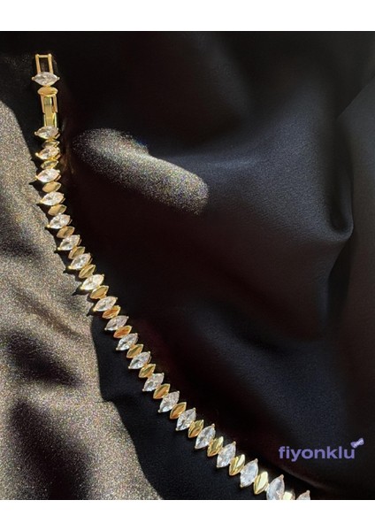 Taşlı Badem Gold Bileklik