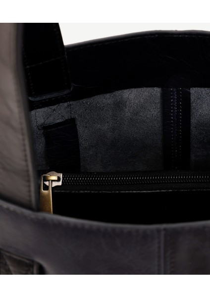 Cep Detaylı Vegetal Omuz Çantası fırsatları