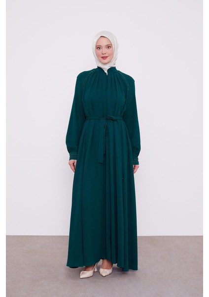 Zümrüt Omuz Taş Detay Ferace