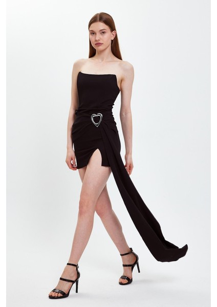 Kemer Detaylı Straplez Yaka Mini Elbise modelleri