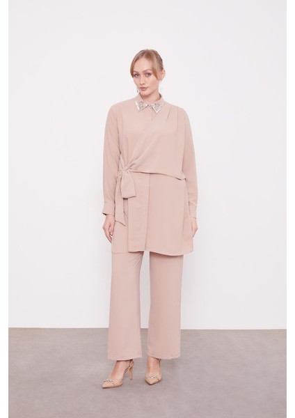 K.bej Yakası Işlemeli Ikili Takım fiyatları