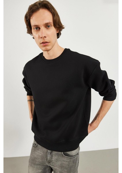 Erkek Clark Siyah Sıfır Yaka Oversize Sweatshirt indirimleri
