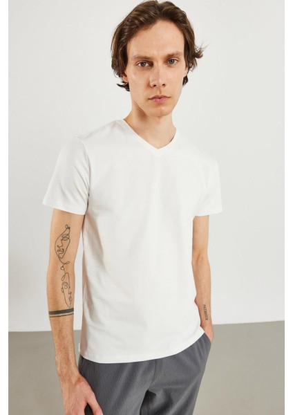 Erkek Nick Beyaz V Yaka Slim Fit Basic Tişört