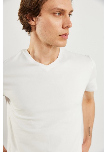 Erkek Nick Beyaz V Yaka Slim Fit Basic Tişört modelleri