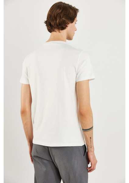 Erkek Nick Beyaz V Yaka Slim Fit Basic Tişört fırsatları