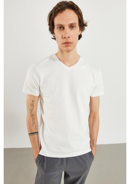 Erkek Nick Beyaz V Yaka Slim Fit Basic Tişört indirimleri