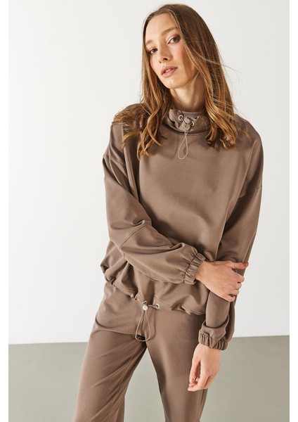 Norah Yakası Detaylı Regular Fit Sweatshirt - Vizon indirimleri