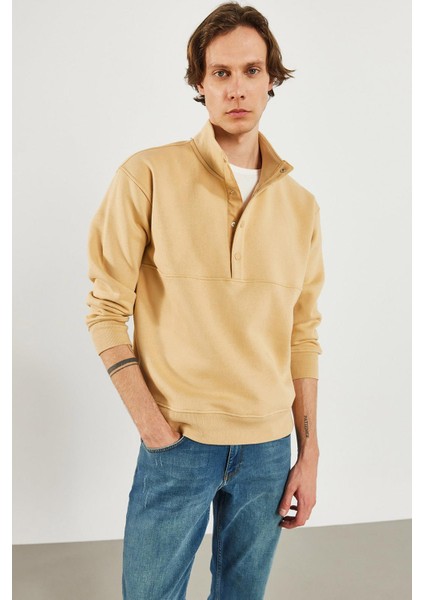 Erkek Dik Yaka Bej Çıt Çıtlı Sweatshirt