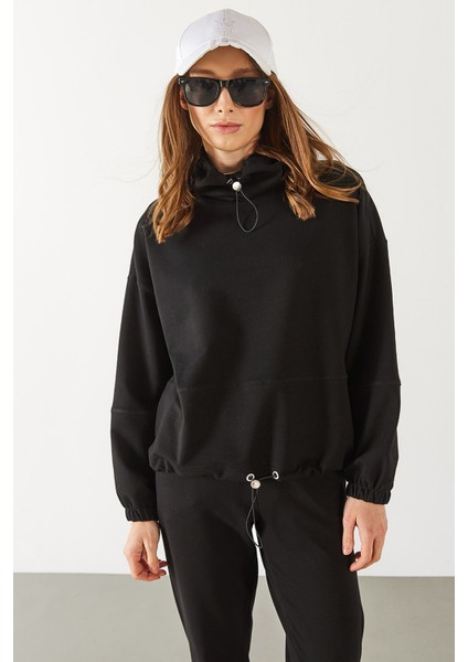 Norah Yakası Detaylı Regular Fit Sweatshirt - Siyah fırsatları