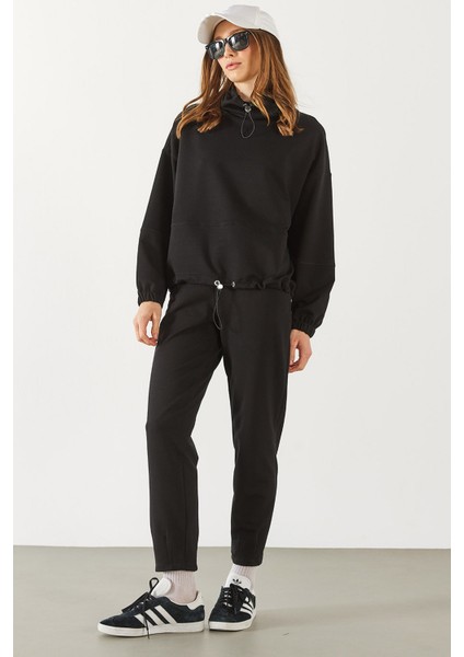 Norah Yakası Detaylı Regular Fit Sweatshirt - Siyah indirimleri