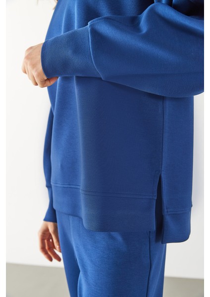 Kadın Bisiklet Yaka Yanı Yırtmaçlı Yumuşak Dokulu Sweatshirt (Cupro) - Navy modelleri