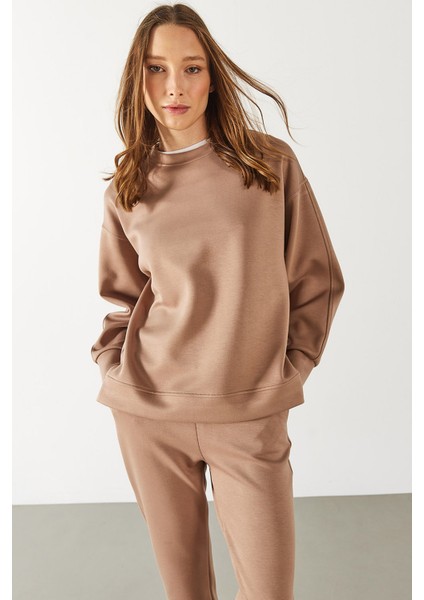 Kadın Bisiklet Yaka Yanı Yırtmaçlı Yumuşak Dokulu Sweatshirt (Cupro) - Vizon fiyatları