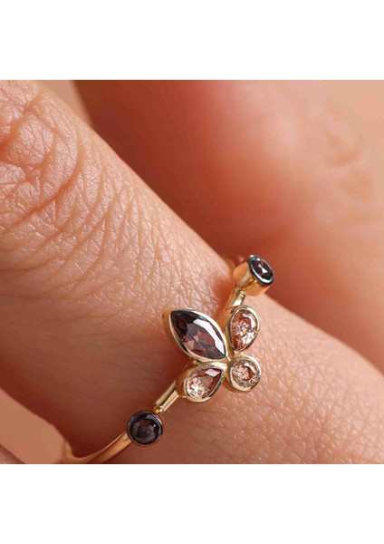 14 Ayar Altın Siyah Taşlı Tasarım Yüzük