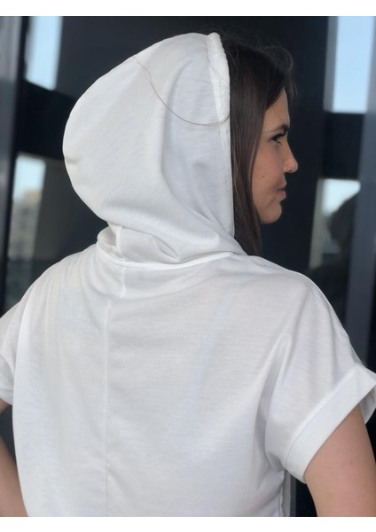 Kısa Kol Kapüşonlu Sweatshirt - Beyaz modelleri
