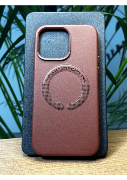 Apple iPhone 14 Pro Max Hızlı Sarj Magsafeli Özel Dış Deri Kaplama Içi Kadife Korumalı Darbe Emici Gennluxury Kılıf